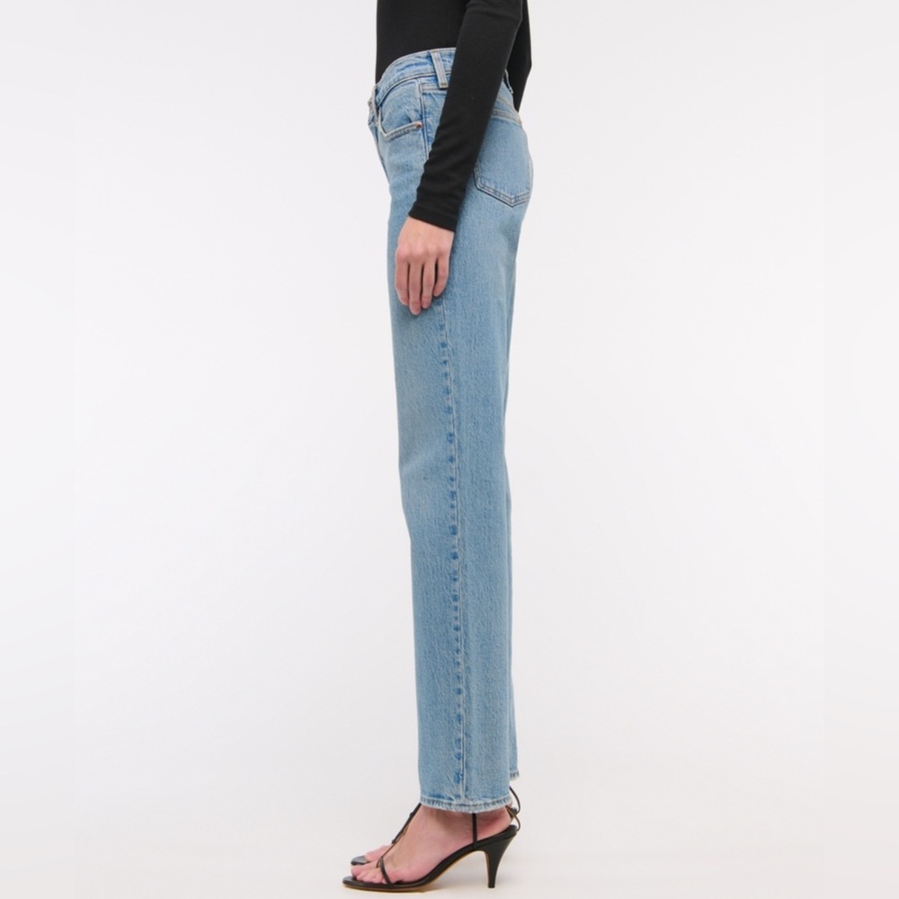 Mid Rise 90s Straight Jean - Picture 2 of 5